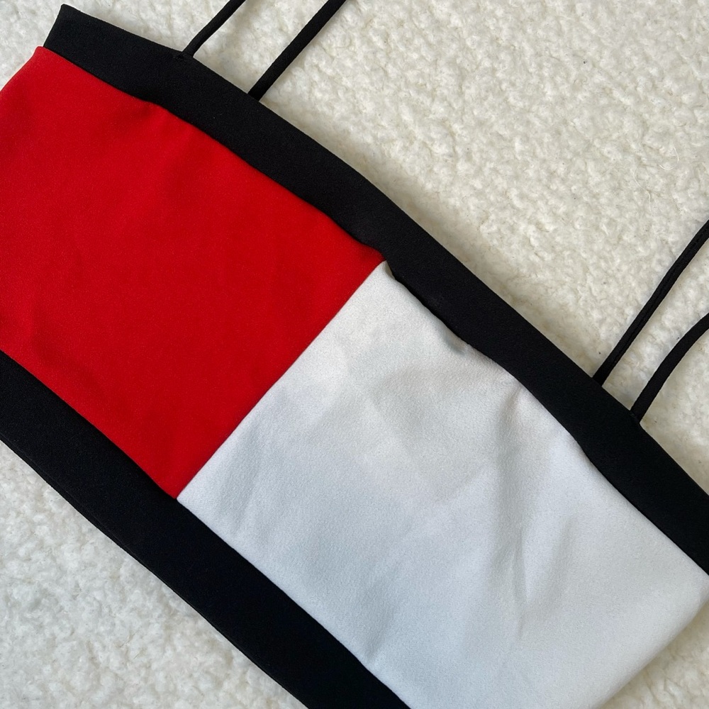 Color Block Crop Top - Picture 2 of 4